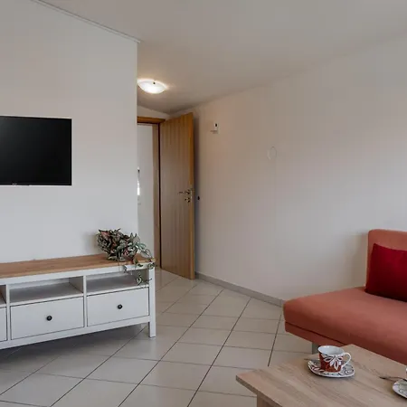 With A Parking Space - 21523 Apartment Vir